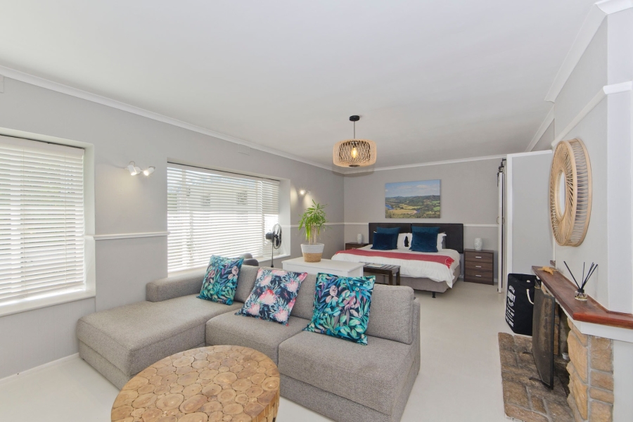 8 Bedroom Property for Sale in Leisure Isle Western Cape